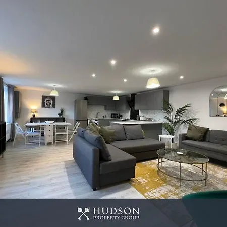 Open Plan Townhouse In Shrewsbury Villa Buitenkant foto